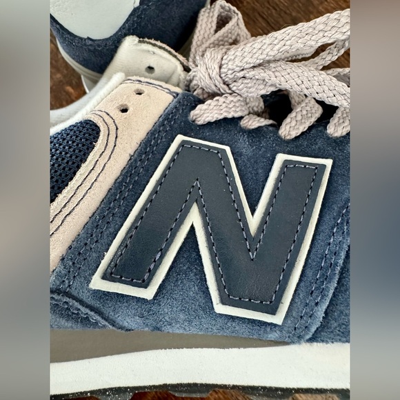 New Women's 574 Classic New Balance Navy & Gray Shoes Sneakers WL574EVN - US 11 - Picture 7 of 15